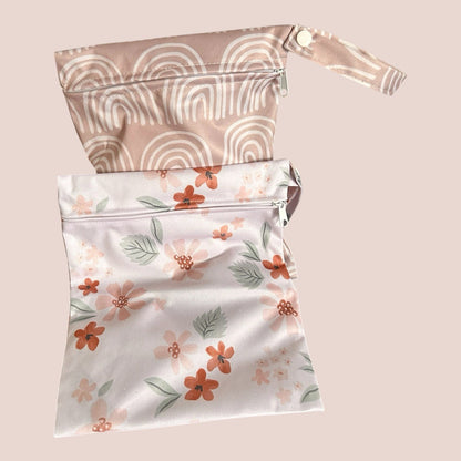 Waterproof Wet Bag – Reusable Diaper & Swim Bag for Beach, Travel & Nappy Changes